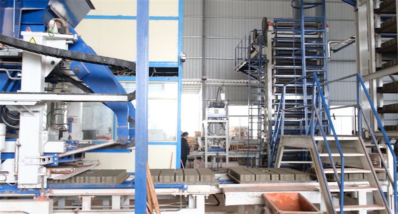 Bir maşın, çox kərpic, enerji qənaət və karbon azaldılması, QGM Zenith 15 modeli yaşıl tikinti materiallarının 