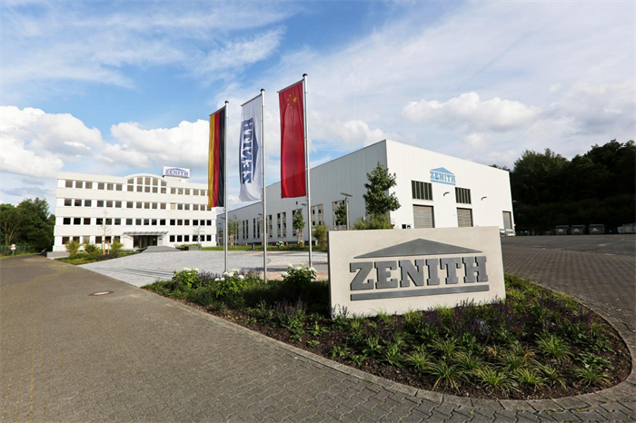 Quangong'un Alman törəmə şirkəti Zenite, sənətkarlıq və sədaqət üçün xərac ödəyən, çoxdan xidmət edən işçiləri edir