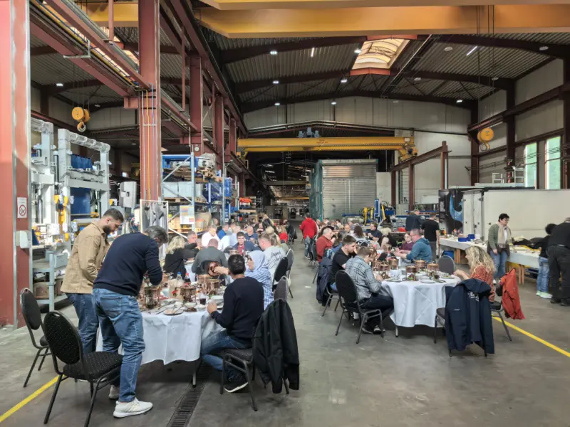 Çin qaynar qazanının ətri Almaniyaya çatır! Quangong Machinery Co., Ltd-nin törəmə şirkəti Zenit layihənin uğurunu qeyd edir.