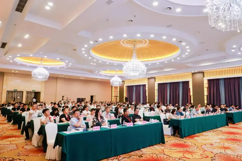 Quangong Machinery Co., Ltd. Kömür əsaslı bərk məişət tullantılarının hərtərəfli istifadəsi üzrə 4-cü Texniki Mübadilə Konfransında İştirak edir